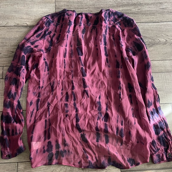 Tie-Dye Purple and Pink Silk L/S Blouse. Drape Front Bohemian Feel - Picture 5 of 8